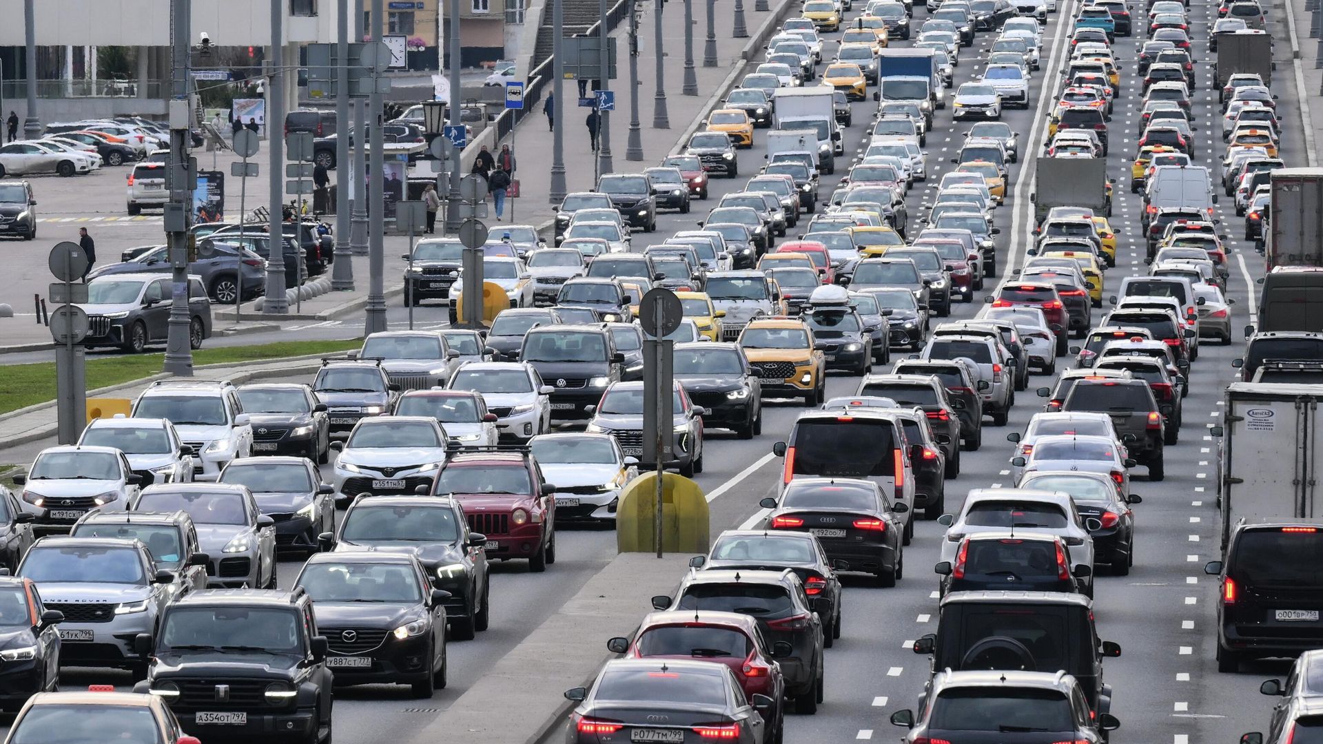 Движение по СВХ в Москве перекрыто из-за пожара