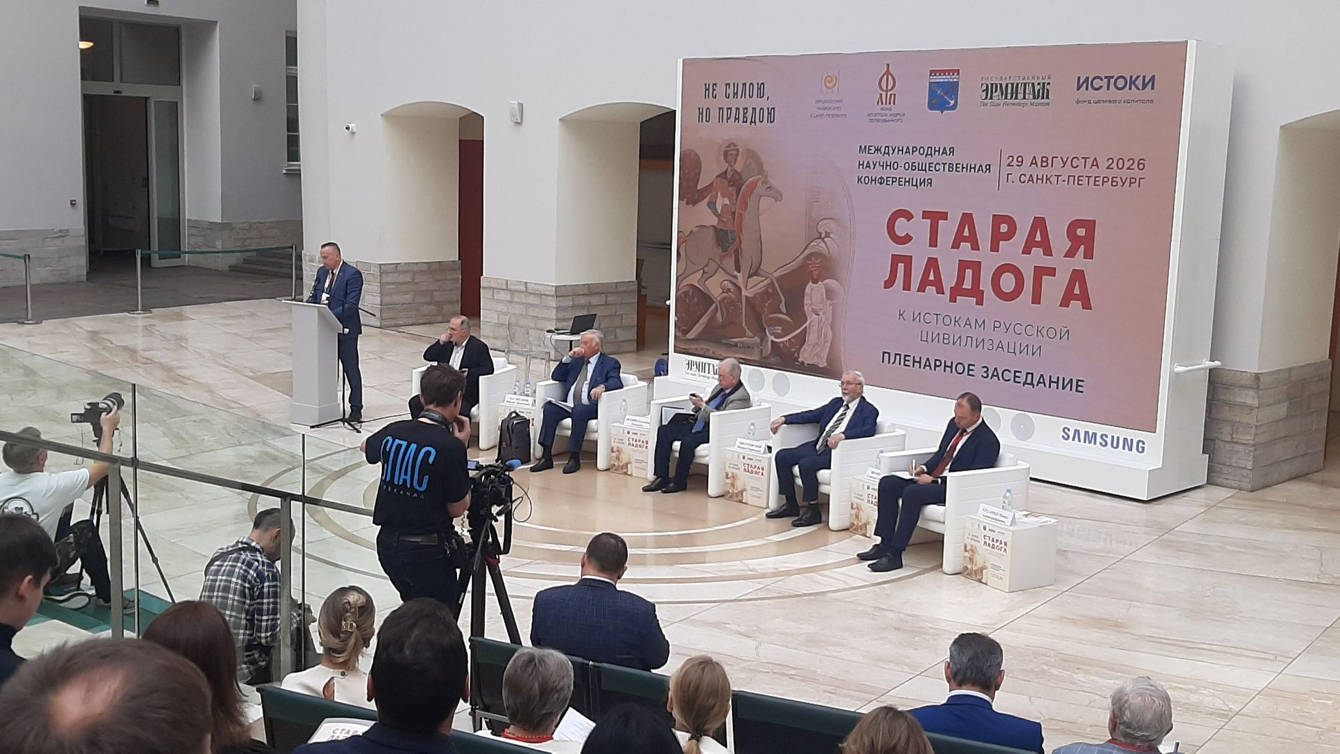 Пиотровский призвал сохранить Старую Ладогу от наплыва туризма и излишней политизации